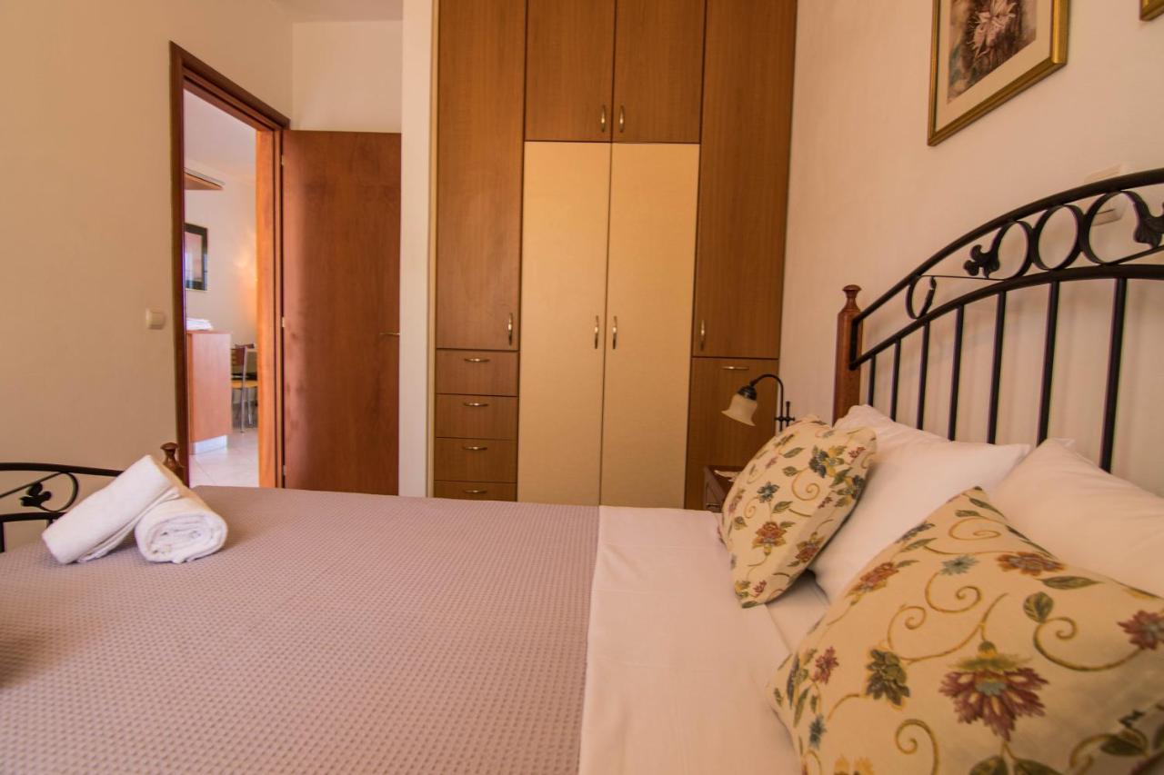 Fedra Apartments, View, Free Parking, 2Mins To Beach パレカストロ エクステリア 写真