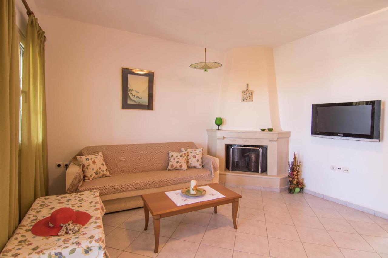 Fedra Apartments, View, Free Parking, 2Mins To Beach パレカストロ エクステリア 写真