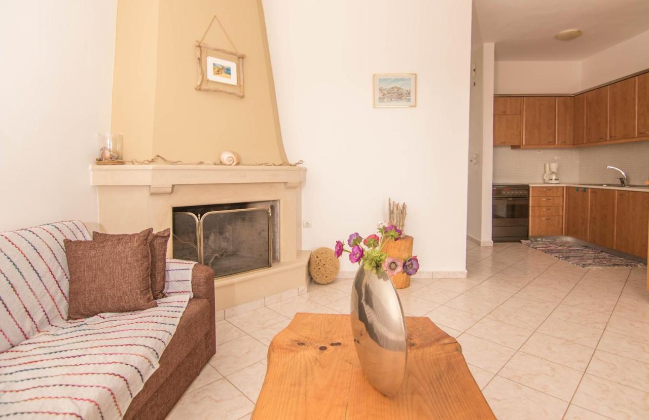 Fedra Apartments, View, Free Parking, 2Mins To Beach パレカストロ エクステリア 写真