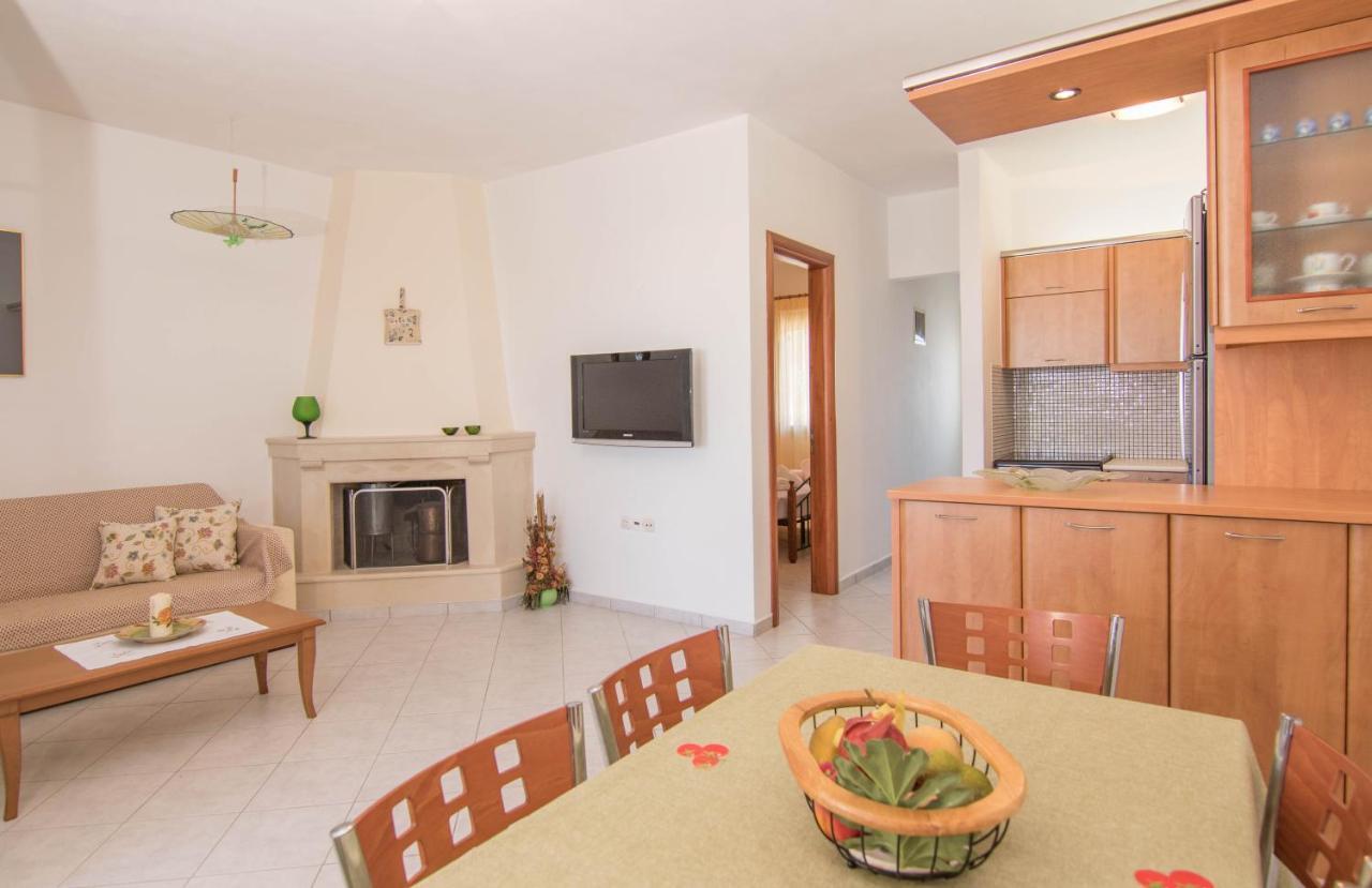 Fedra Apartments, View, Free Parking, 2Mins To Beach パレカストロ エクステリア 写真