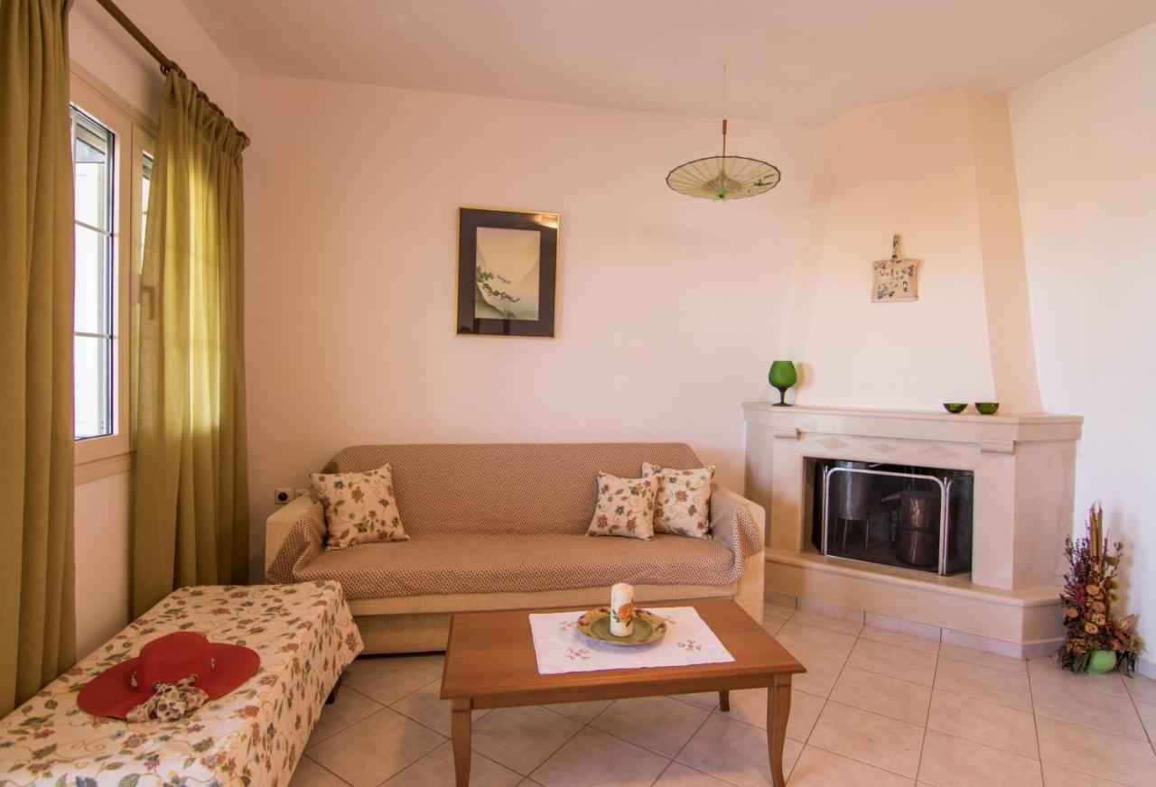 Fedra Apartments, View, Free Parking, 2Mins To Beach パレカストロ エクステリア 写真