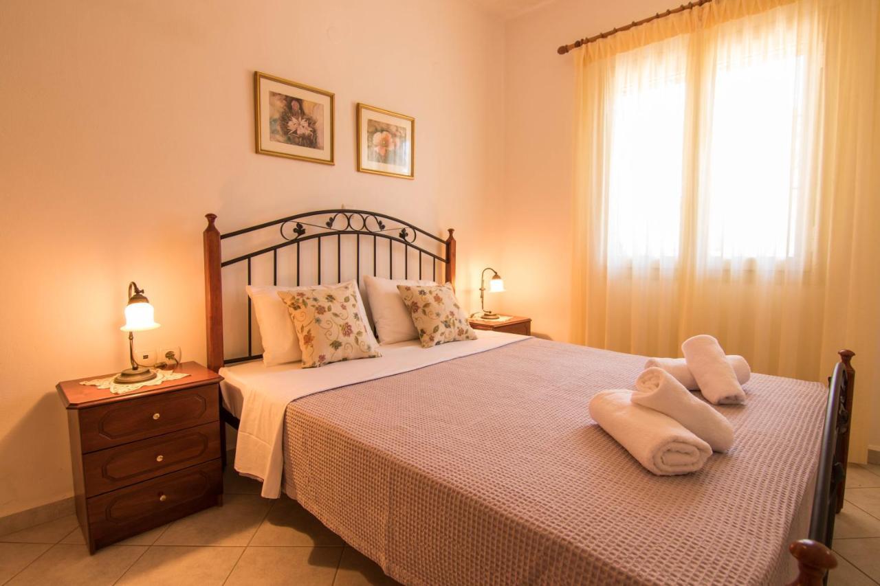 Fedra Apartments, View, Free Parking, 2Mins To Beach パレカストロ エクステリア 写真